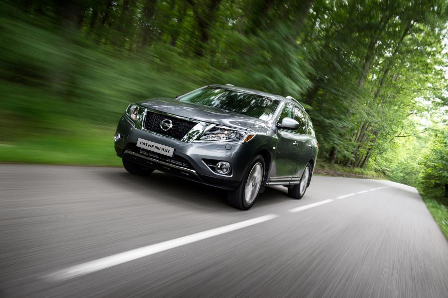  Nissan Pathfinder Hybrid 2015 года  (фото 8 из 29)